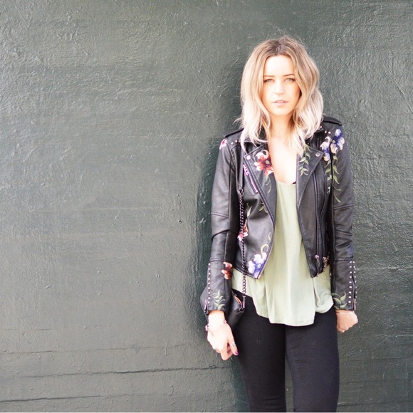 Meet your Posher, Taylor - Picture 3 of 11